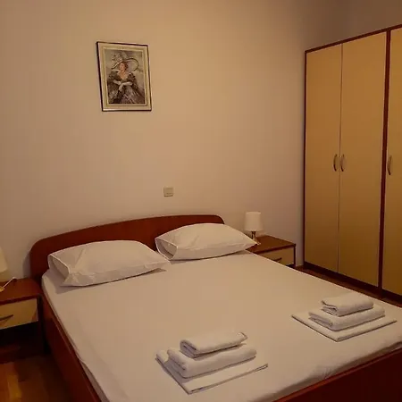 Cepo Lejlighed Makarska